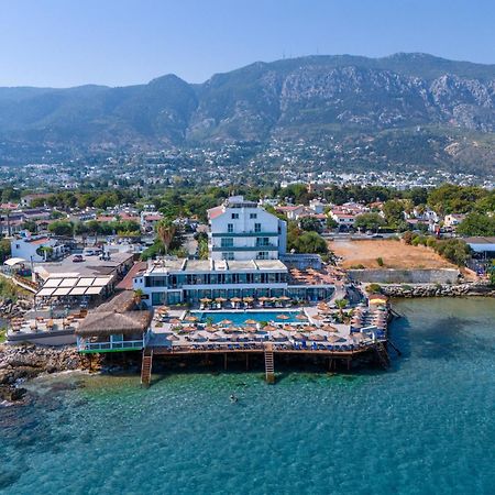 Manolya Hotel Lapithos  Esterno foto