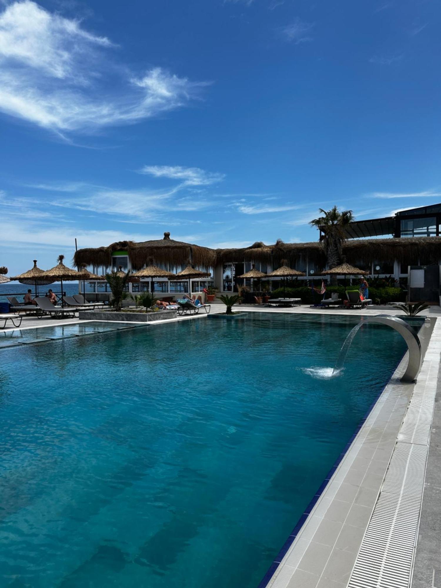 Manolya Hotel Lapithos  Esterno foto