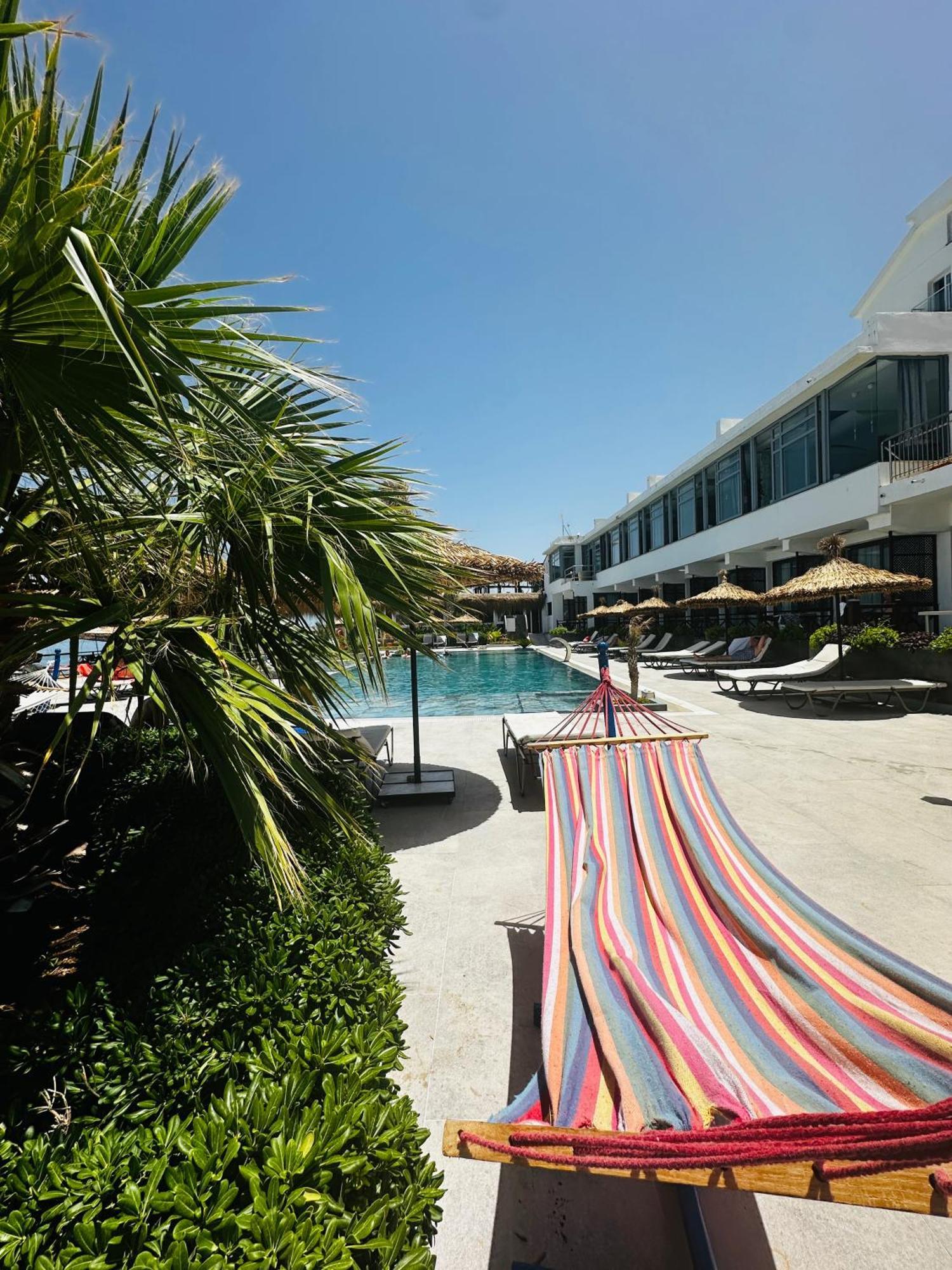 Manolya Hotel Lapithos  Esterno foto