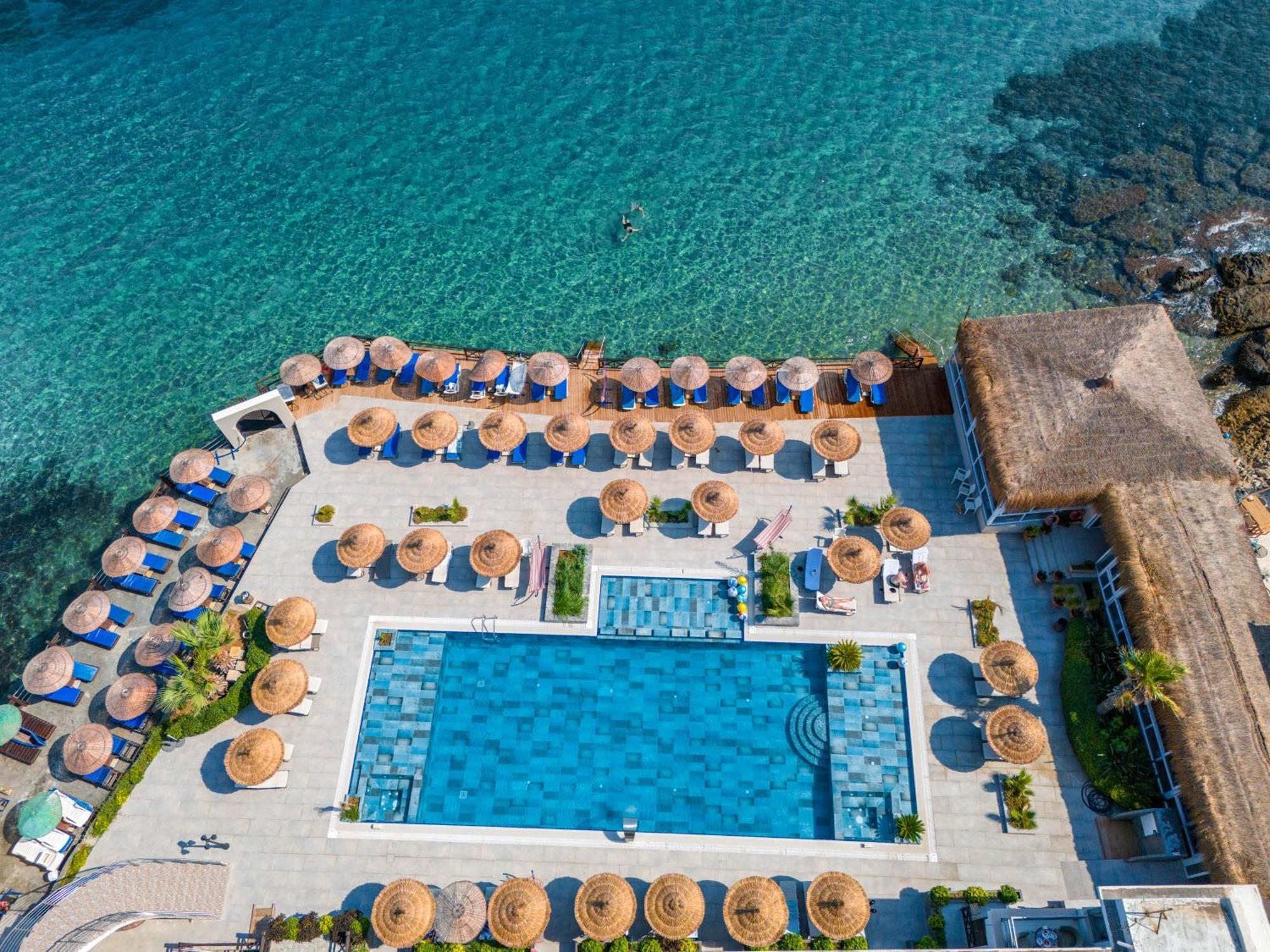 Manolya Hotel Lapithos  Esterno foto
