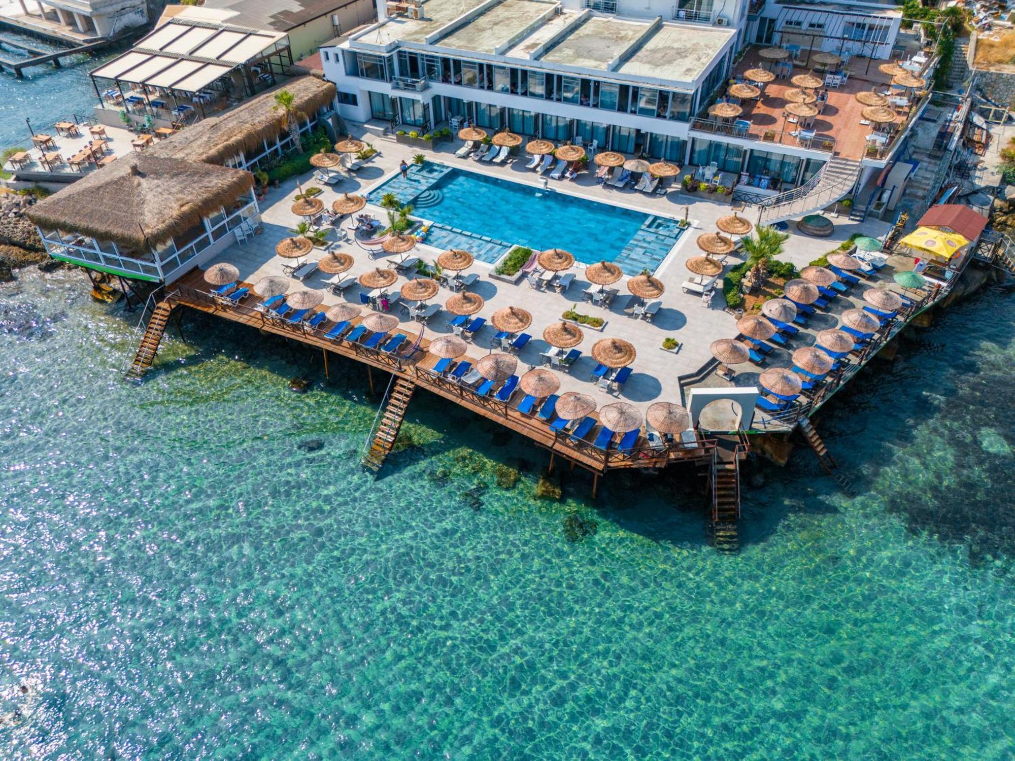 Manolya Hotel Lapithos  Esterno foto